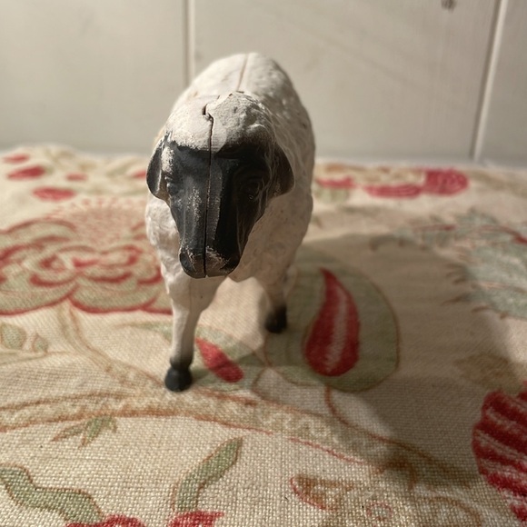 Vintage John Wright White Black Cast Iron Still Penny Lamb or Sheep Stand Bank - Picture 2 of 12